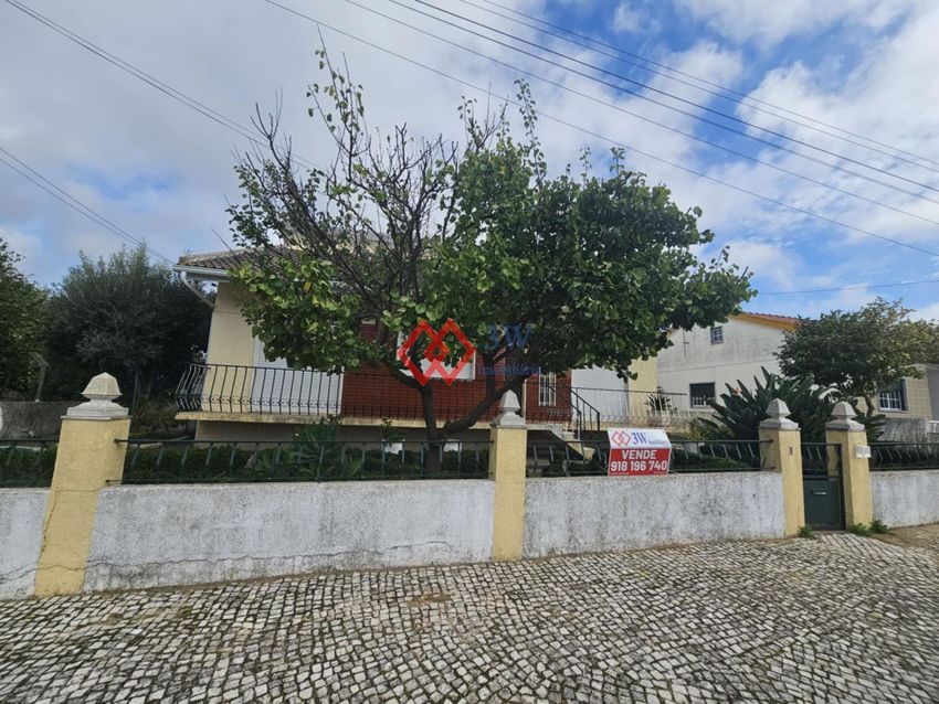  小楼房或独栋别墅出售 在Vila Nova da Barquinha