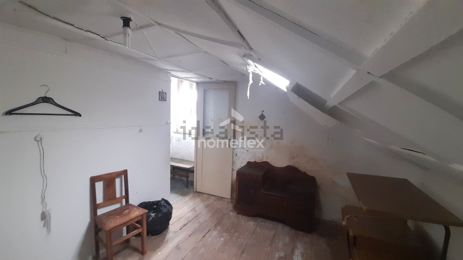 小楼房或独栋别墅出售在Alhadas - 客厅