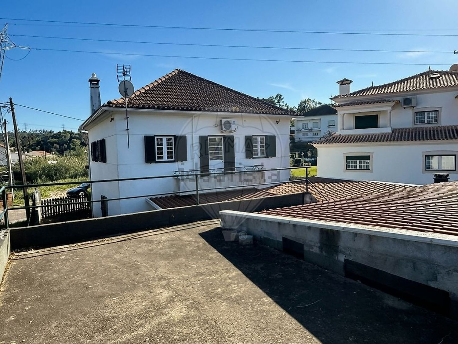 小楼房或独栋别墅出售在Bairro Novo - 外立面