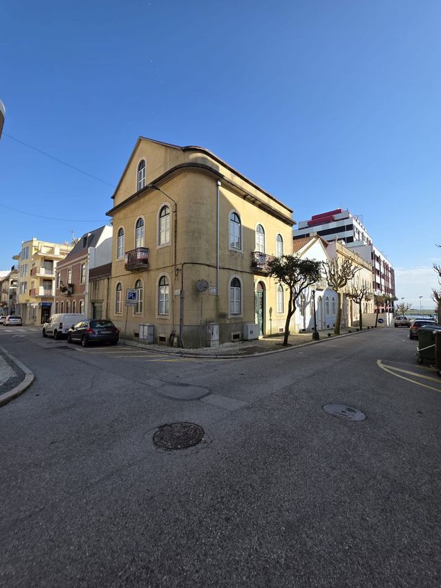 出租小楼房或独栋别墅在Rua Liberdade, 12
