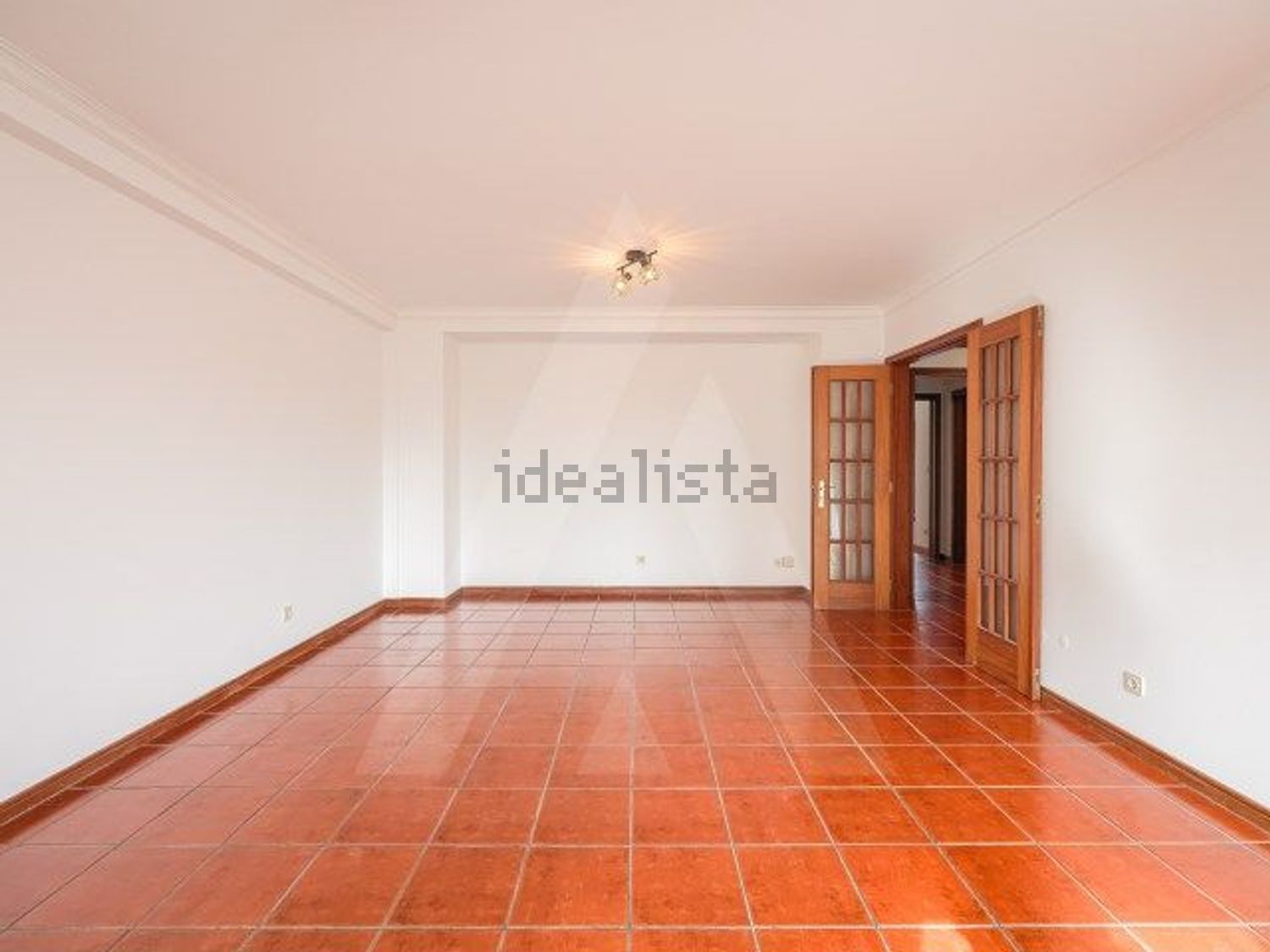 公寓 t2出售在Estrada de São Bernardo - 客厅