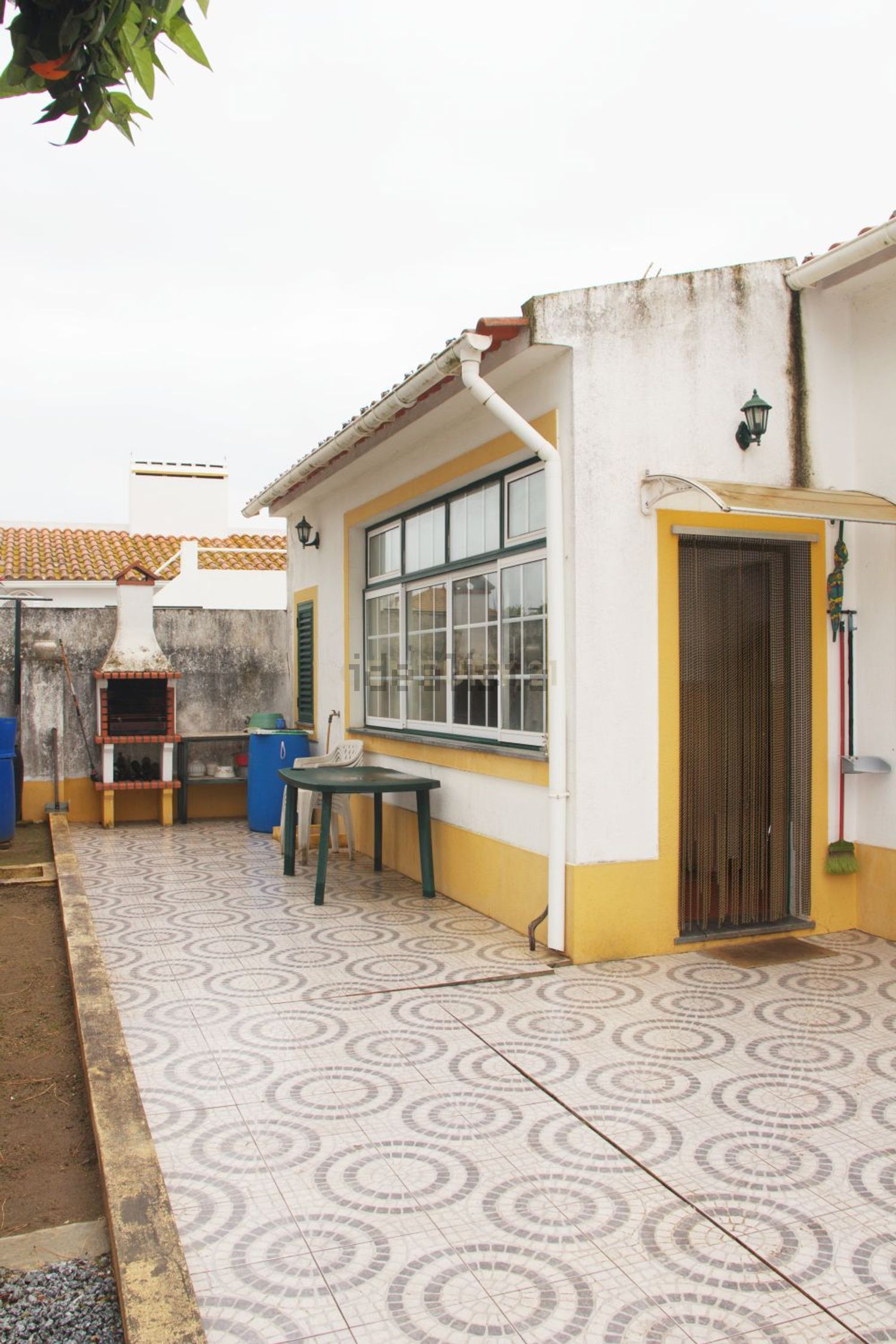 小楼房或独栋别墅出售在Rua Catarina Eufémia, 72 - 外立面
