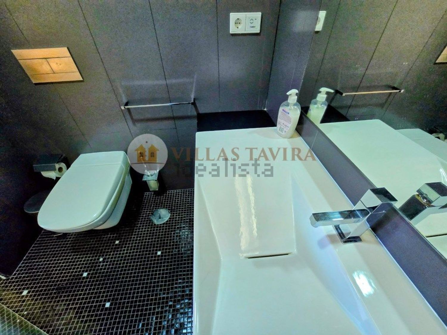 小楼房或独栋别墅出售在Luz de Tavira e Santo Estêvão - 卫生间