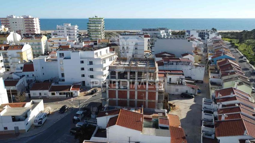 复式公寓出售在Monte Gordo