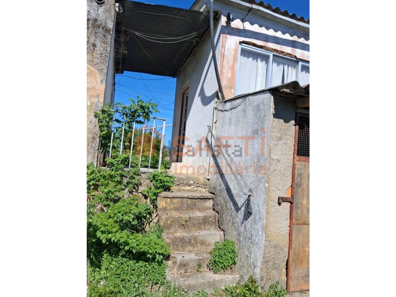 小楼房或独栋别墅出售在Rua Mouchão, 4 - 详情