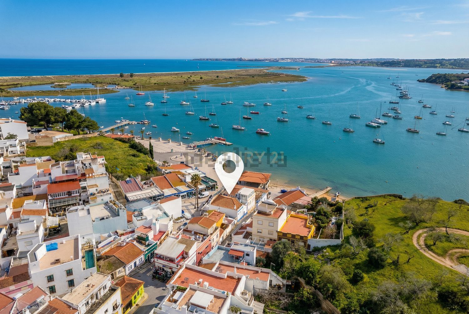 小楼房或独栋别墅出售在Largo da Ribeira, 7 - 视线