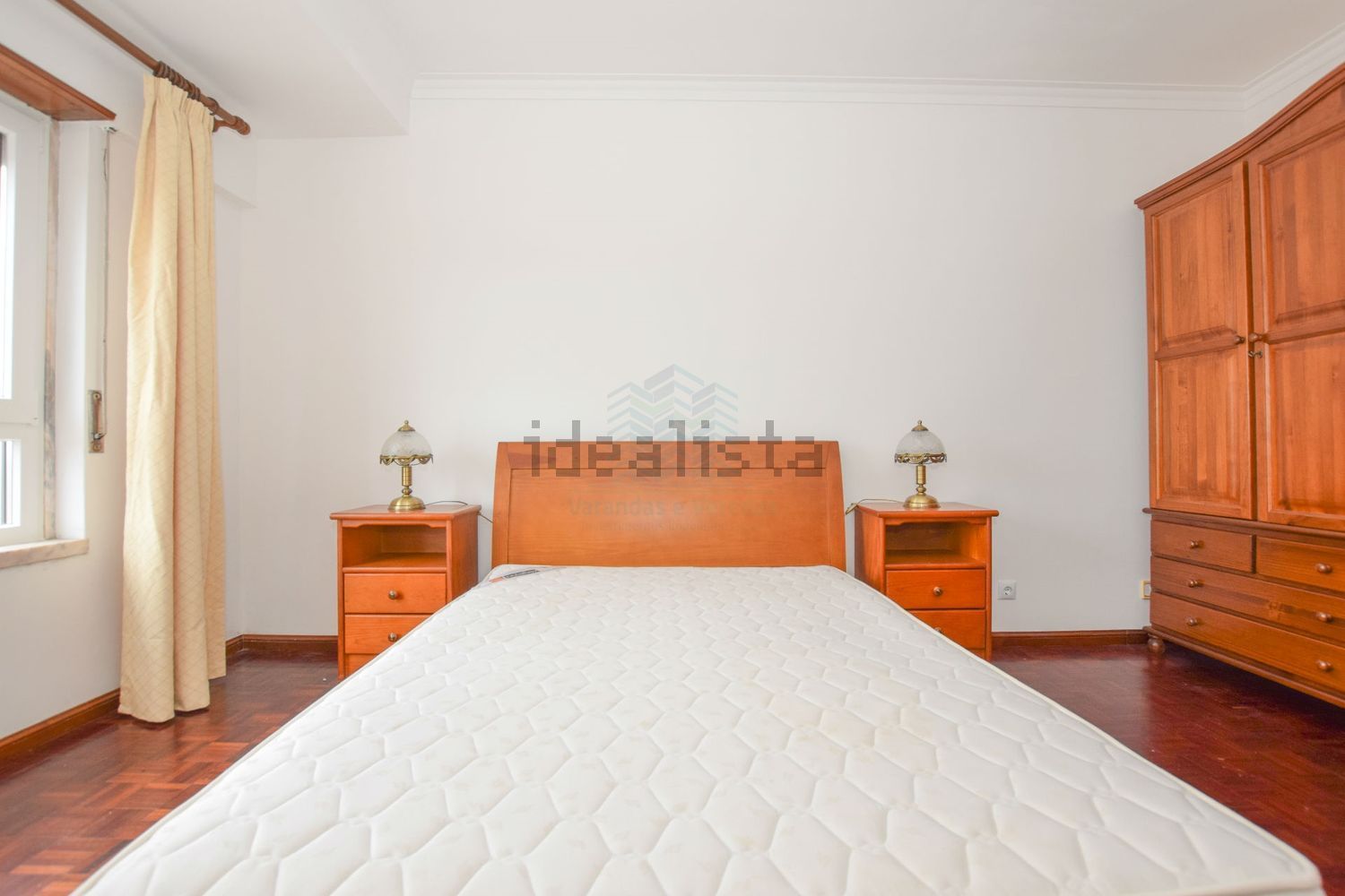 出租公寓 t2在Avenida Municipio Ribeira Grande, 161 - 卧室