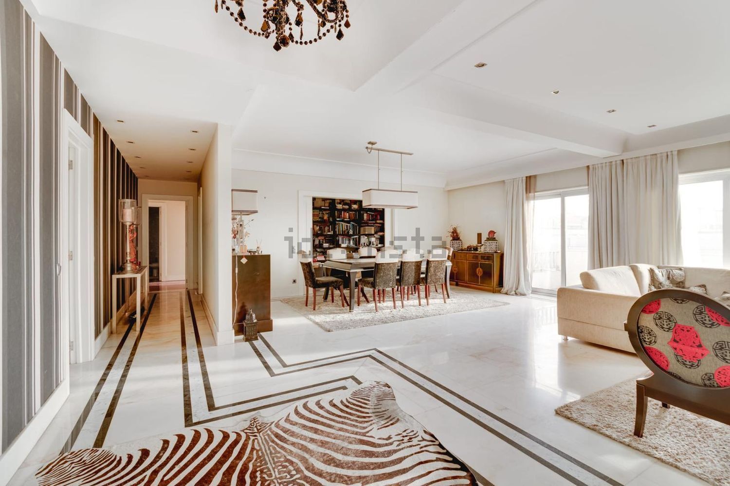 公寓 t4出售在Avenida Fontes Pereira de Melo, 19 - 餐厅