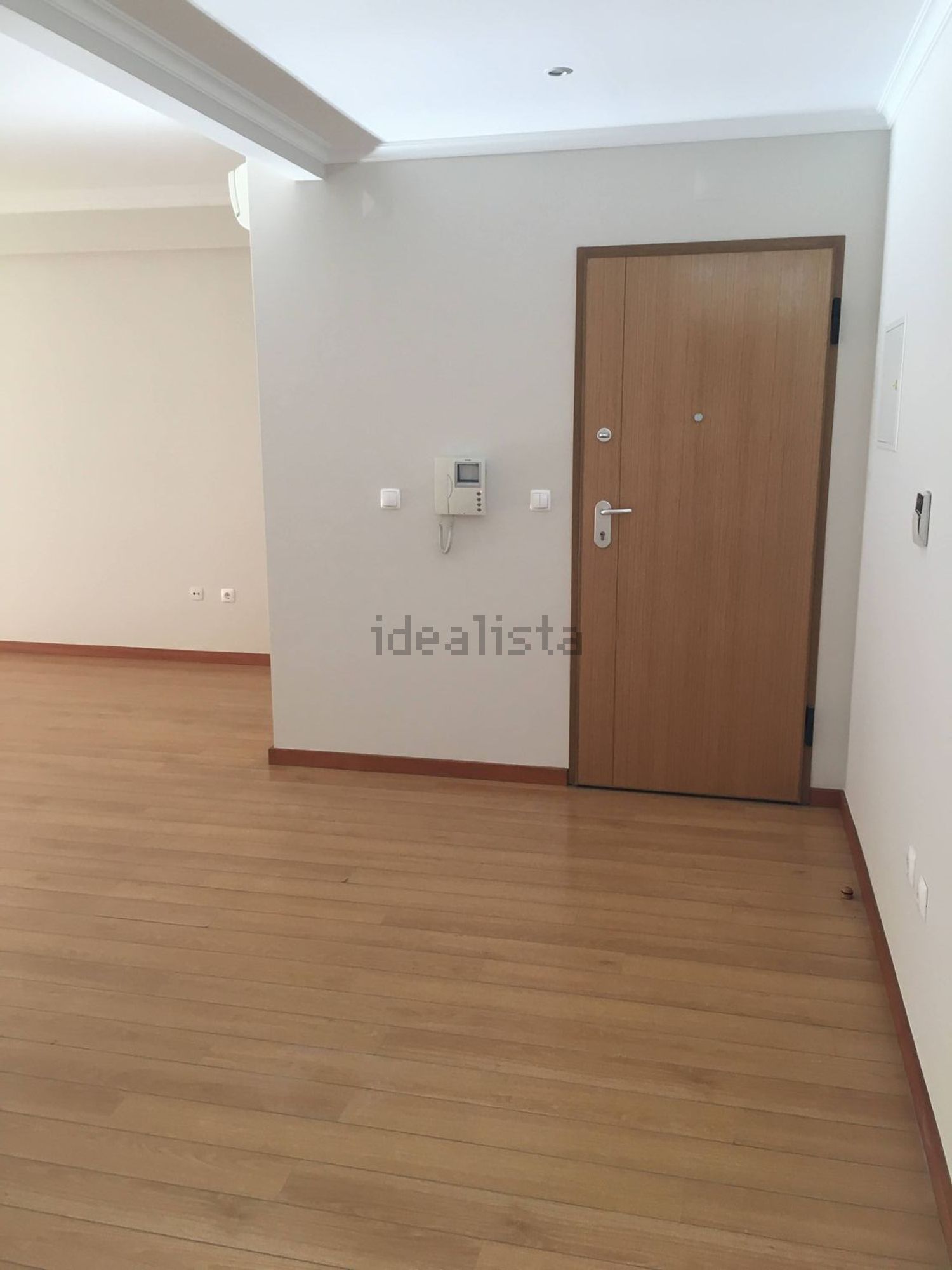 出租公寓 t4在Avenida Magalhães Coutinho, 11 - 前厅