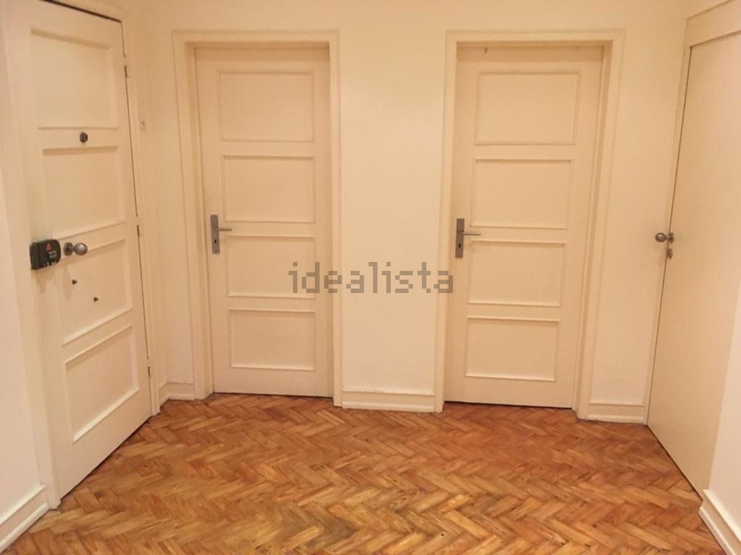 出租房间在Avenida João XXI, 27 a - 入口 / 出口