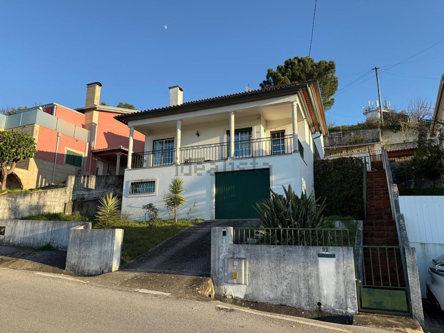 小楼房或独栋别墅出售在Estrada do Calvário - 外立面