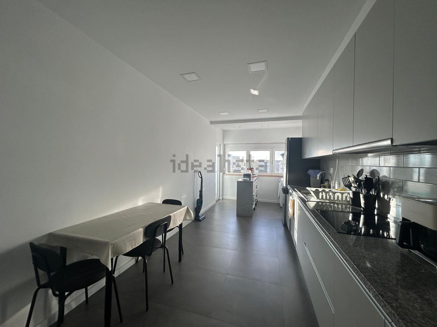 出租顶层公寓在Avenida Dom Afonso Henriques, 25 - 厨房