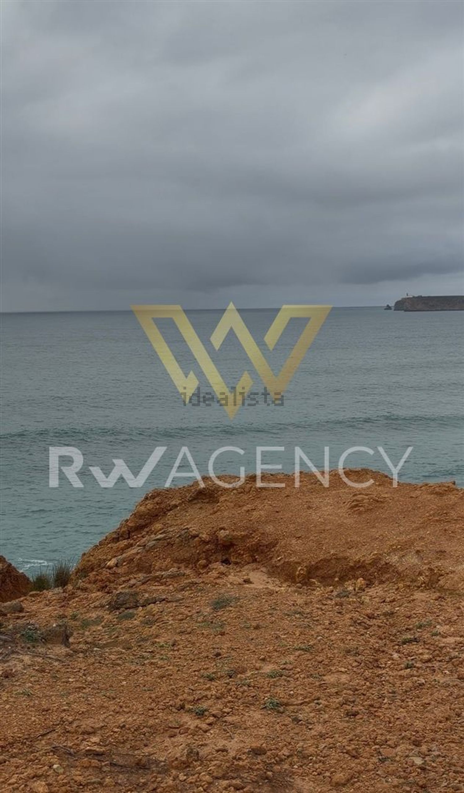 小楼房或独栋别墅出售在Sagres - 视线