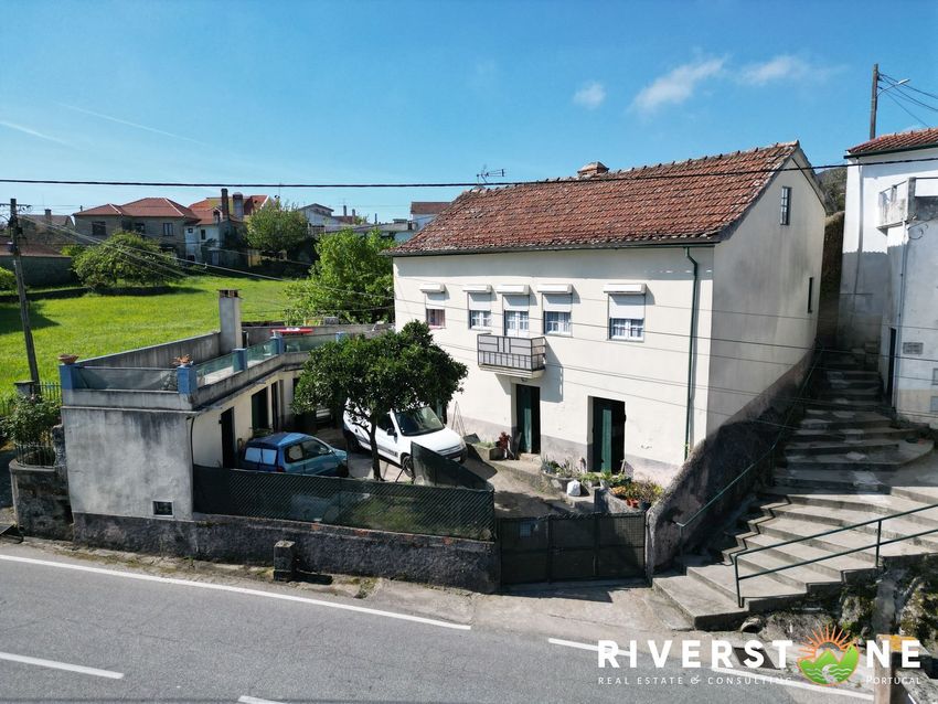 小楼房或独栋别墅出售在Rua Misericórdia