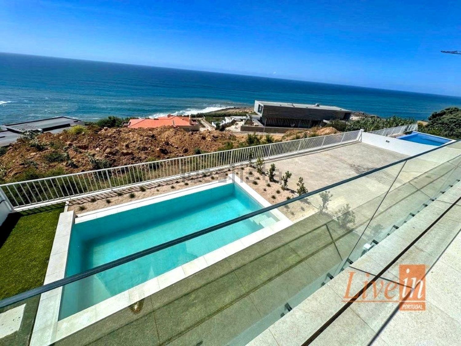 小楼房或独栋别墅出售在Ericeira Norte - 游泳池