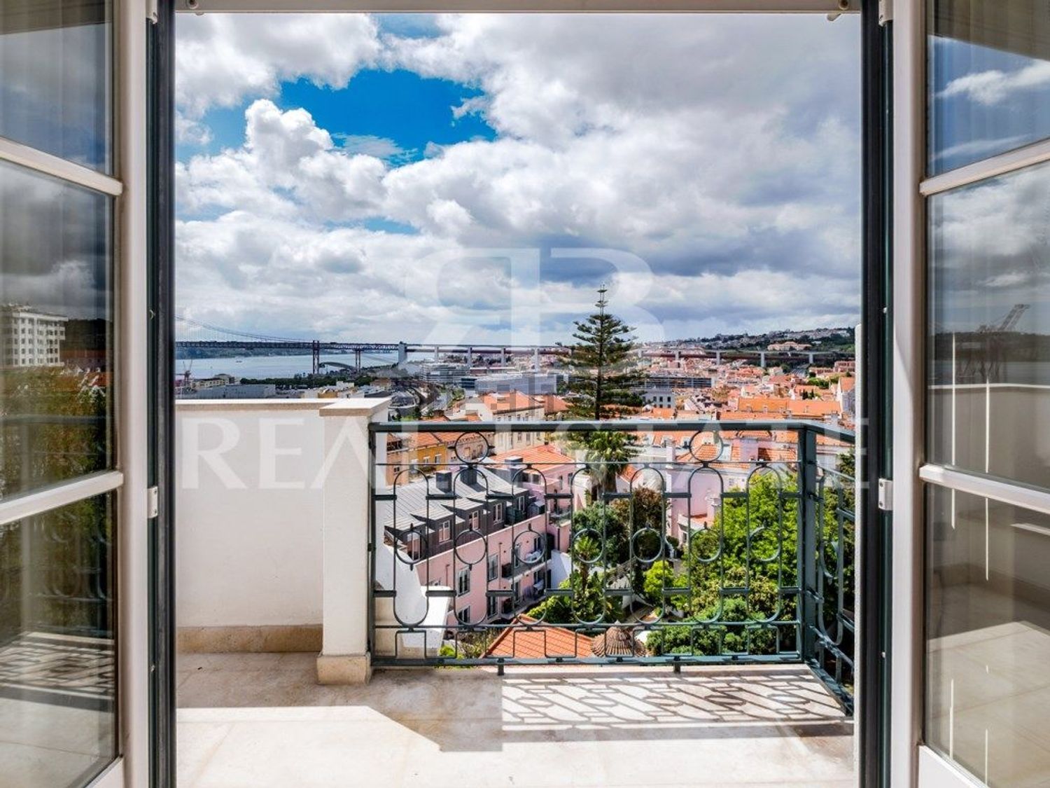 出租公寓 t2在Rua Ribeiro Sanches, 19 - 阳台