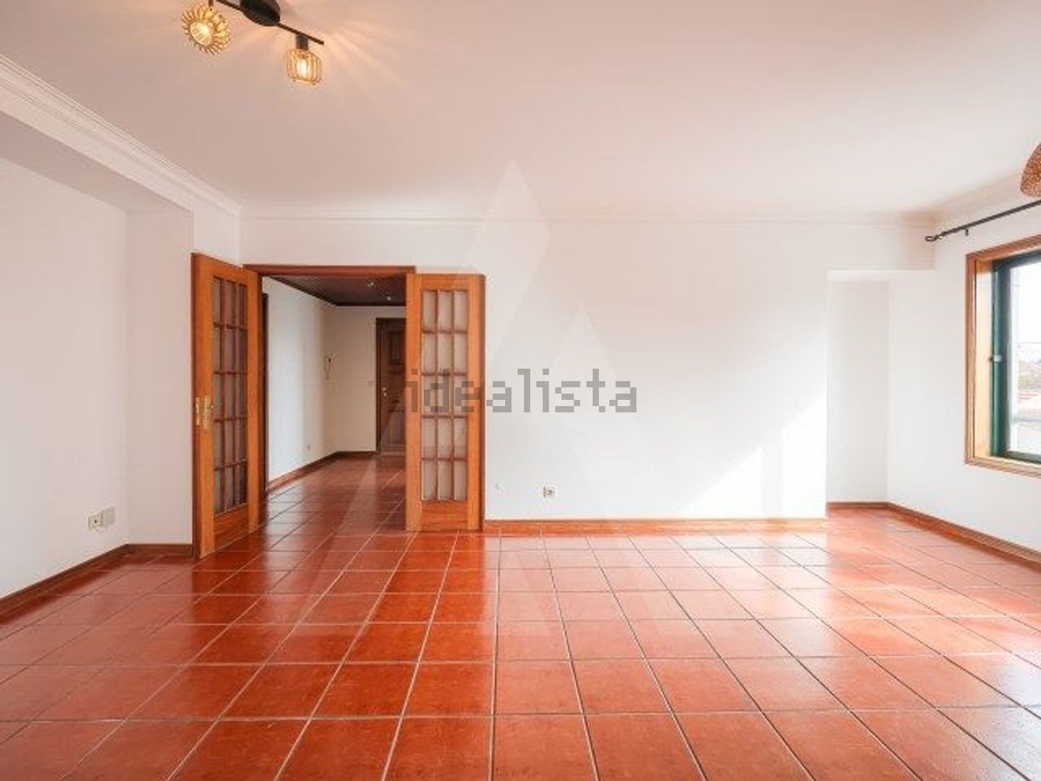 公寓 t2出售在Estrada de São Bernardo - 客厅