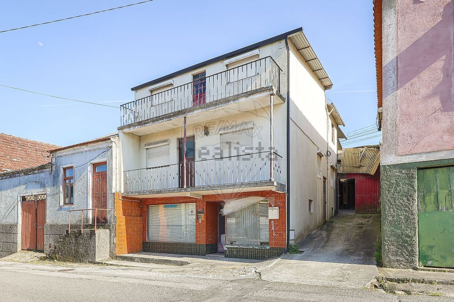 小楼房或独栋别墅出售在Travessa Fonte do Roque, 31 - 外立面