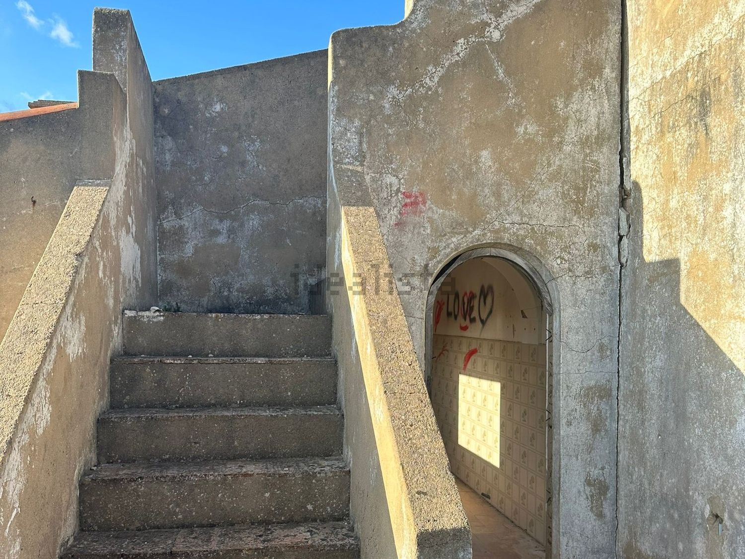 小楼房或独栋别墅出售在Praia da Luz - 详情
