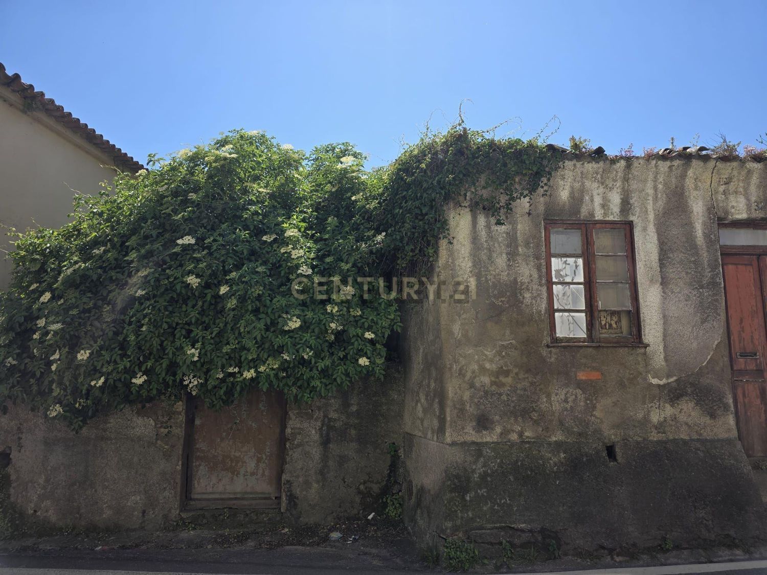 小楼房或独栋别墅出售在Rua de São Sebastião, 30 - 外立面