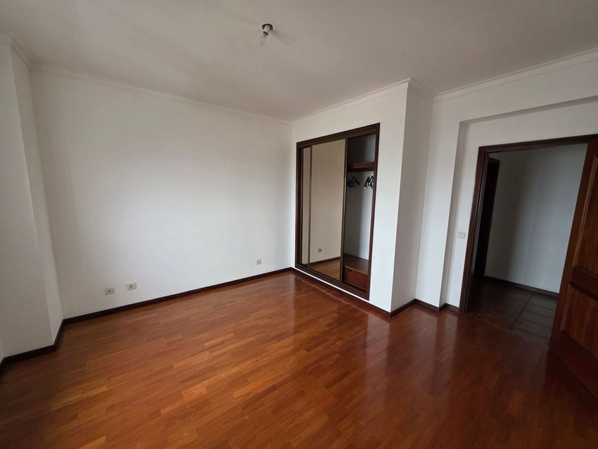出租公寓 t1在Rua Engenheiro Pires Marques, 47