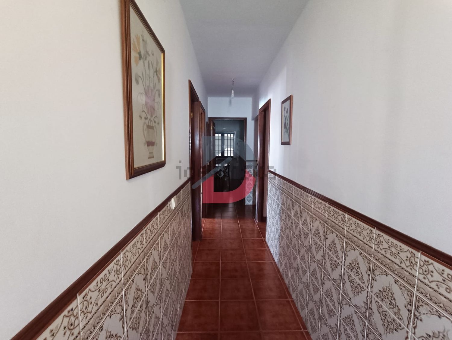小楼房或独栋别墅出售在Castelo Branco - 过道
