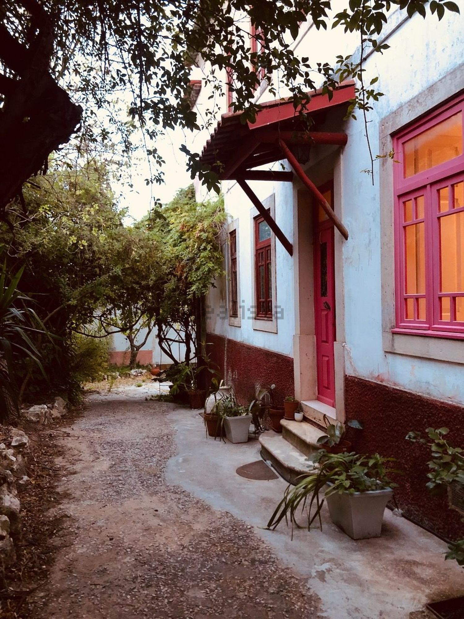 出租小楼房或独栋别墅在Rua Oliveira da Cruz, 15 - 入口 / 出口