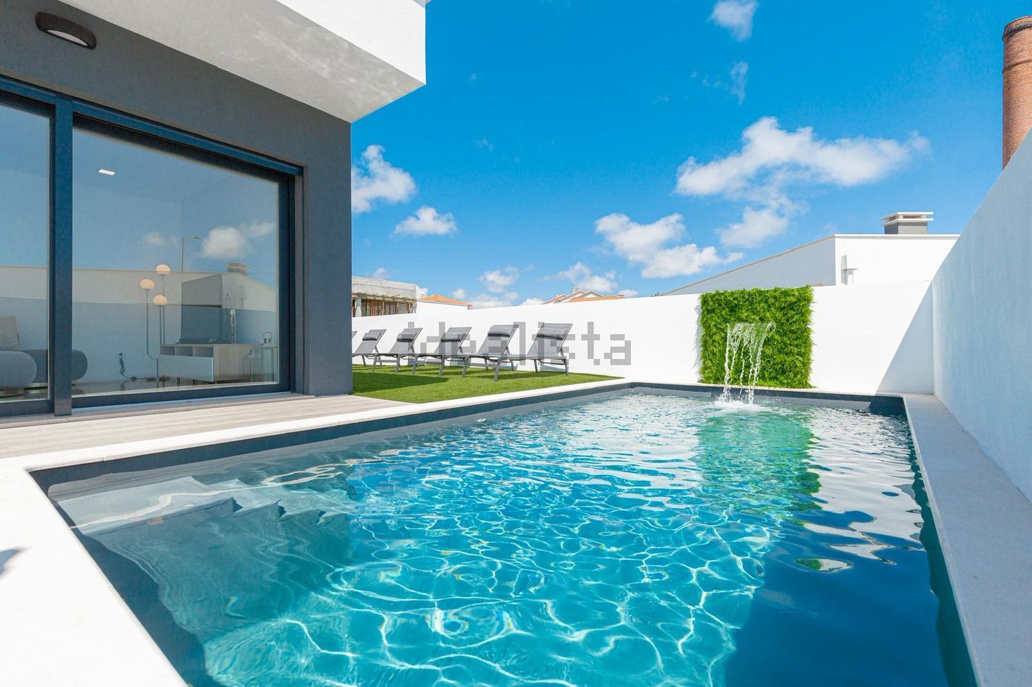 出租小楼房或独栋别墅在Rua da Cerâmica, 14 - 游泳池