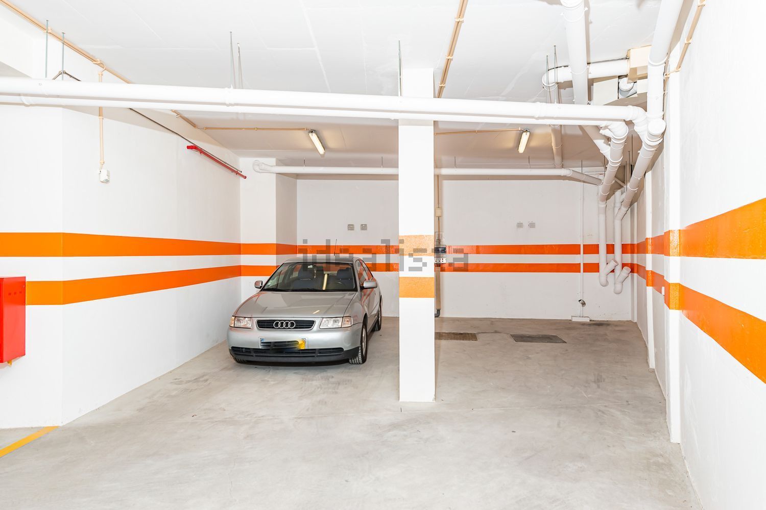 出租公寓 t2在Rua Rui de Pina, 228 - 停车位