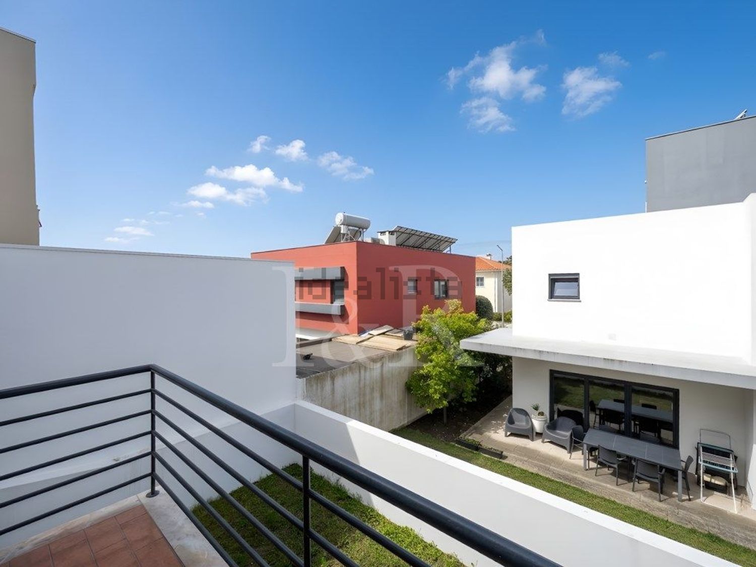 小楼房或独栋别墅出售在Centro do Feijó - 外立面