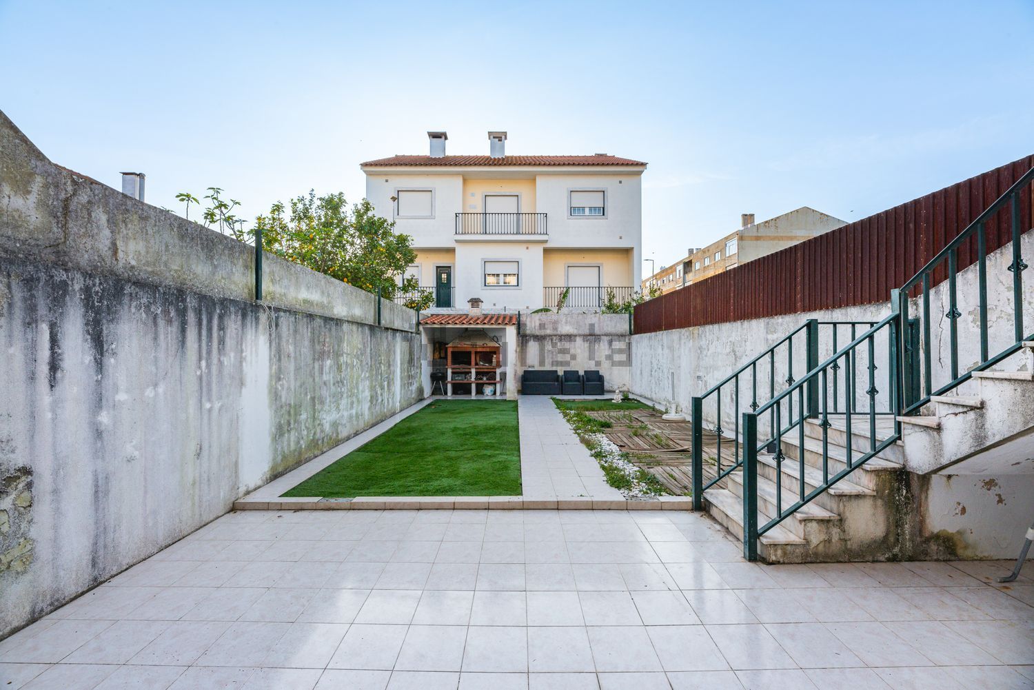 双拼别墅出售在Rua Irene Lisboa - 外立面