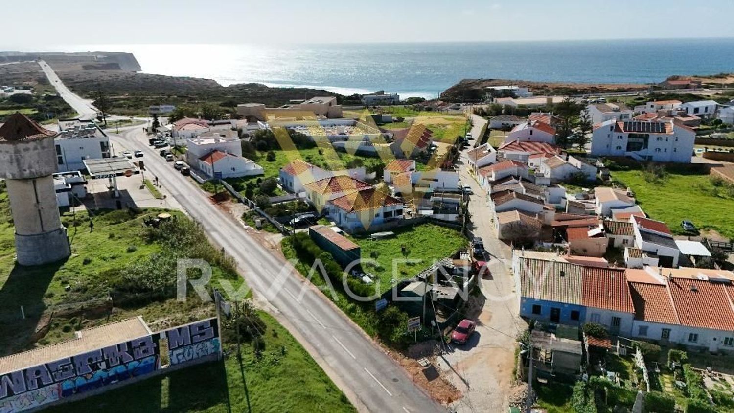 小楼房或独栋别墅出售在Sagres - 阳台