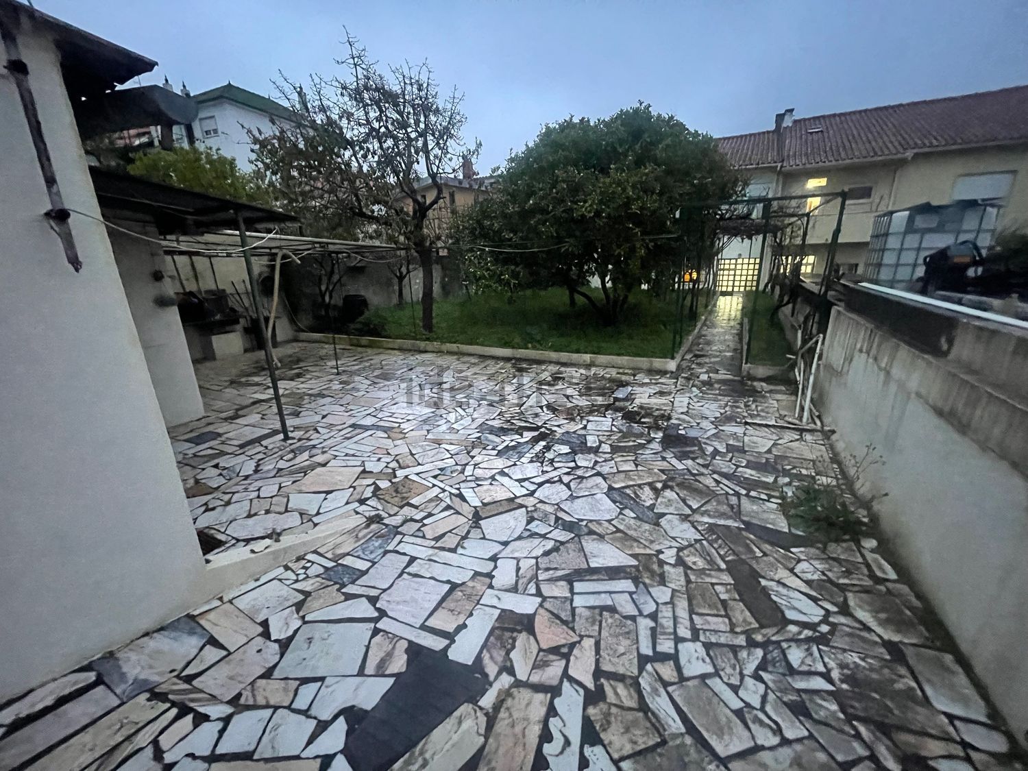 小楼房出售在Rua João Iteperano Duarte, 43 R/c - 土地