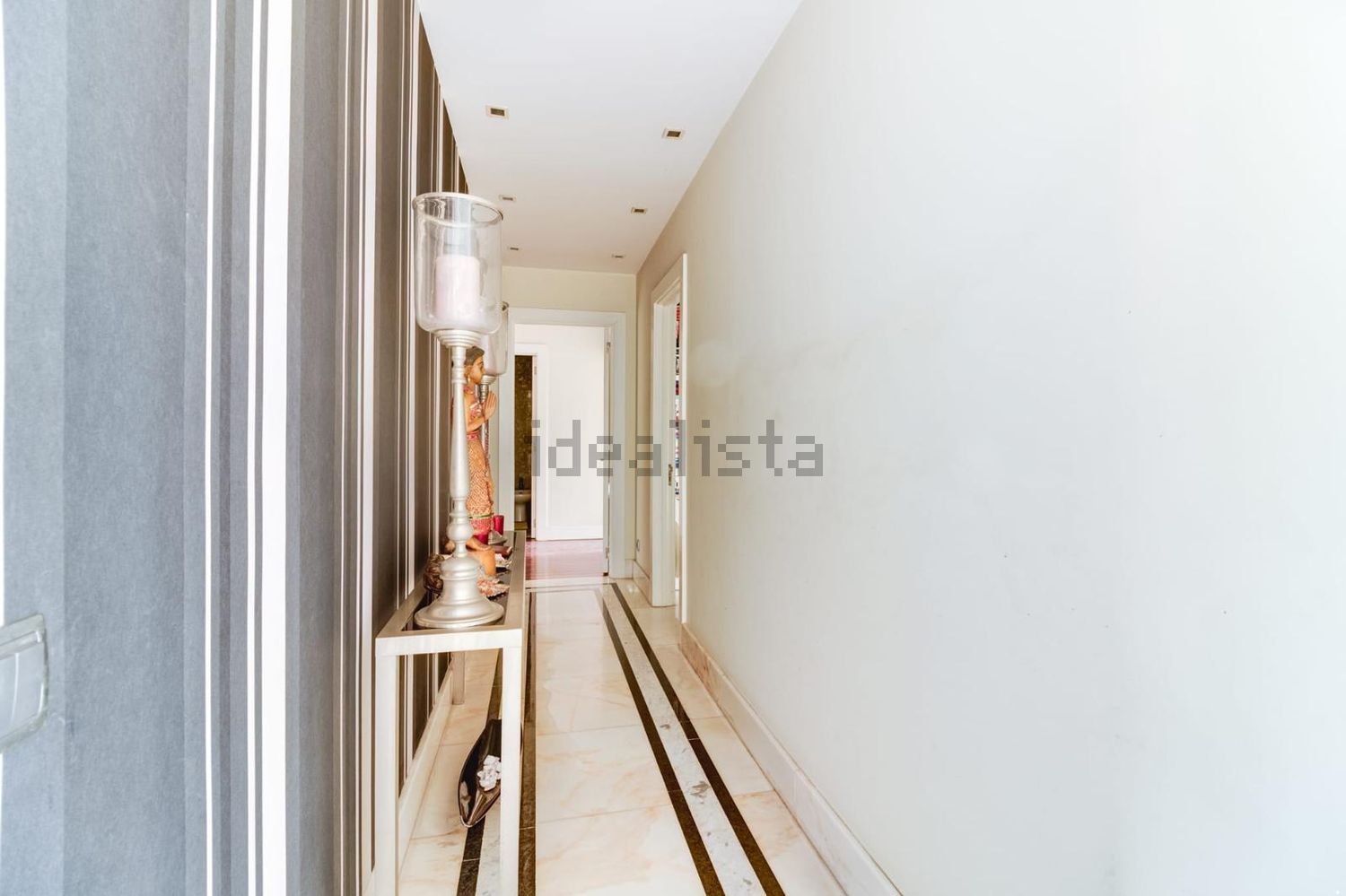 公寓 t4出售在Avenida Fontes Pereira de Melo, 19 - 过道