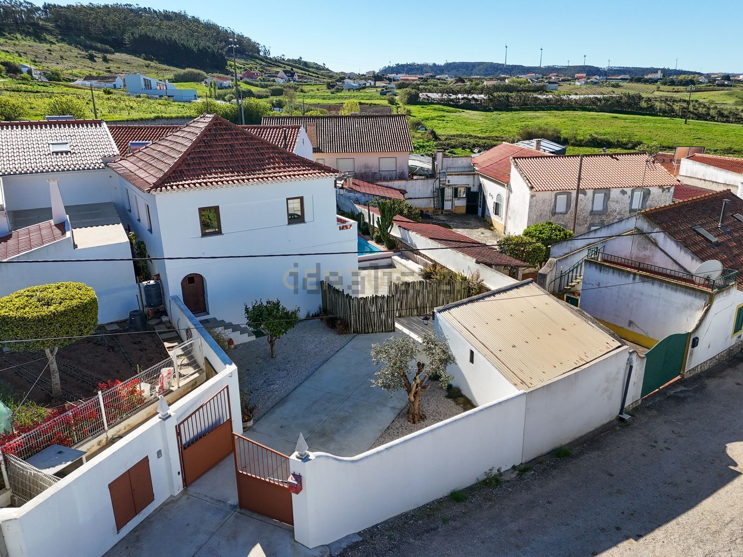 出租小楼房或独栋别墅在Rua António Calixto, 14 - 照片