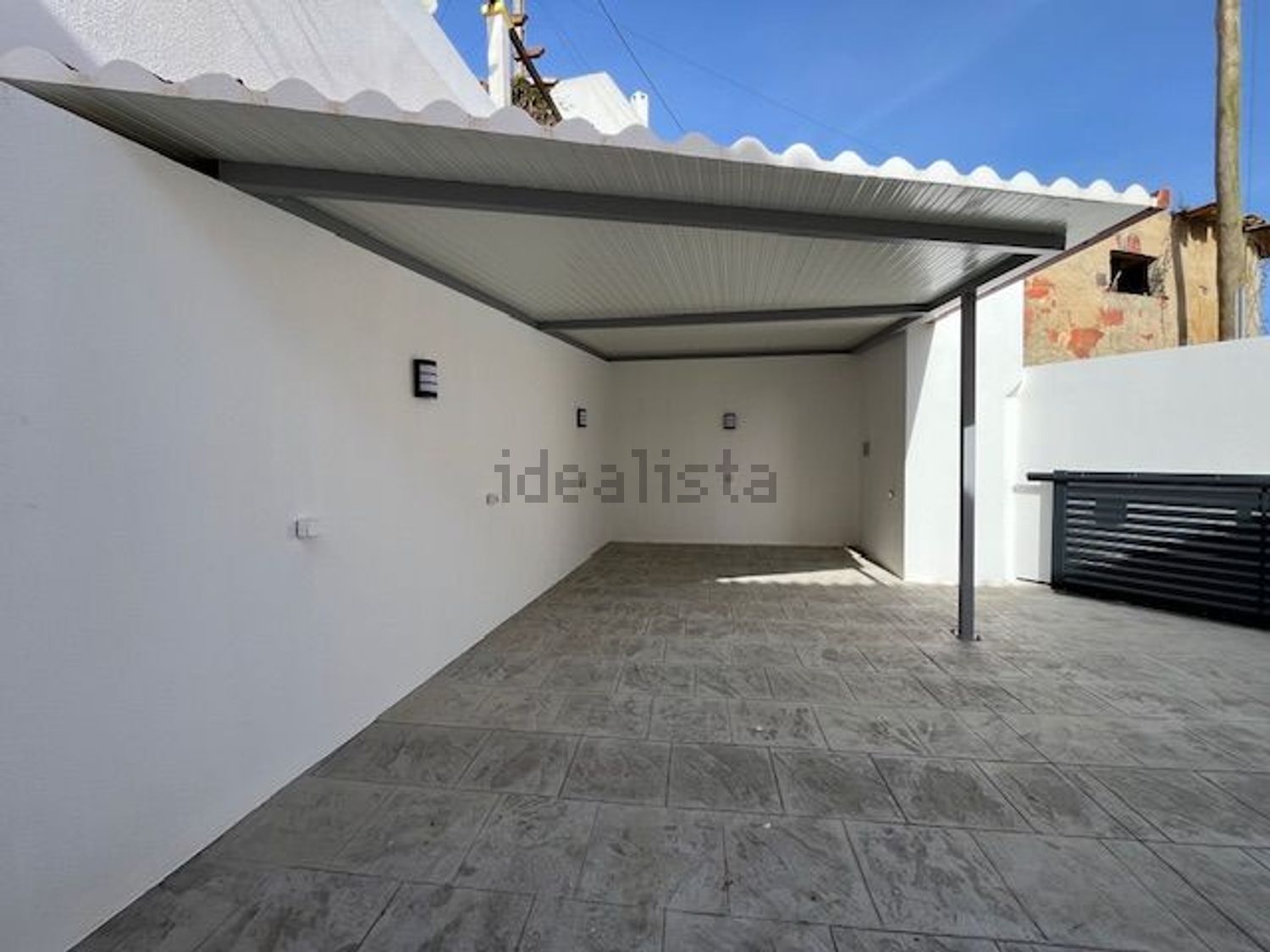 小楼房或独栋别墅出售在Rua do Vale Caeiro - 停车位