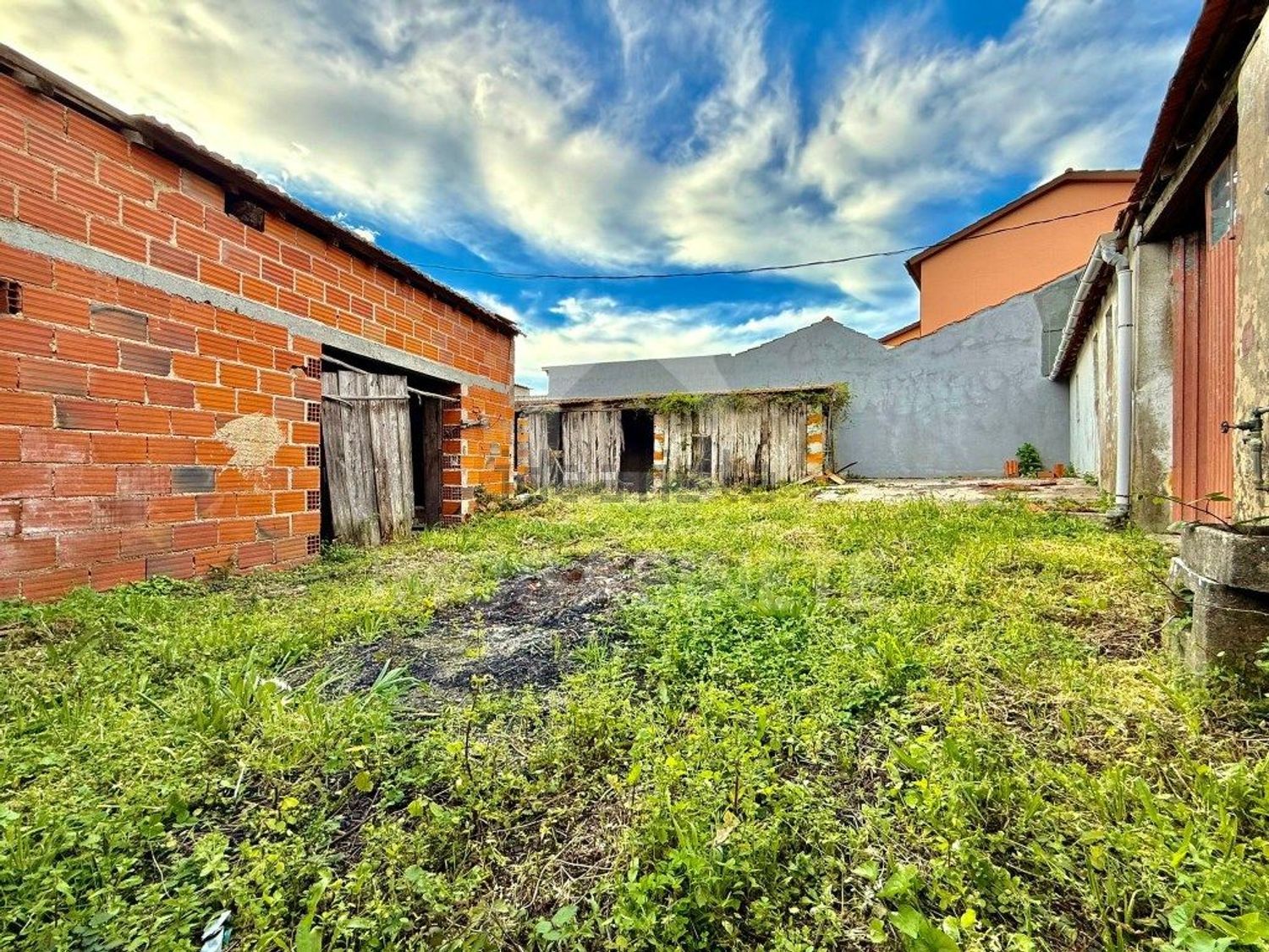 小楼房或独栋别墅出售在Travessa 2 de Outubro, 2 - 外立面