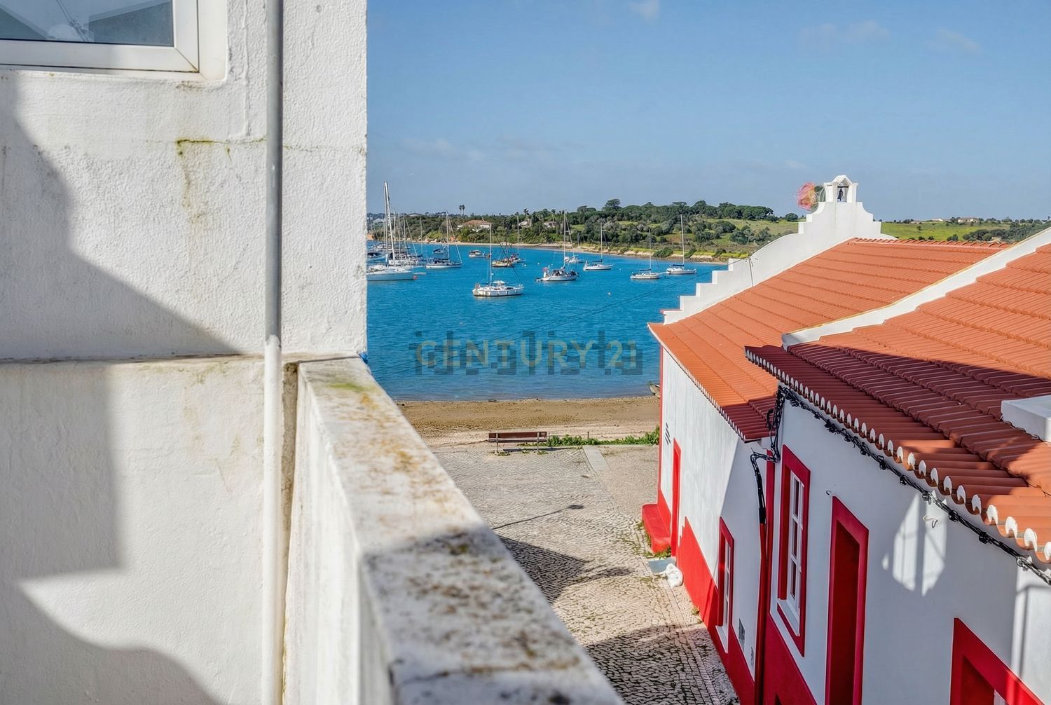 小楼房或独栋别墅出售在Largo da Ribeira, 7 - 视线