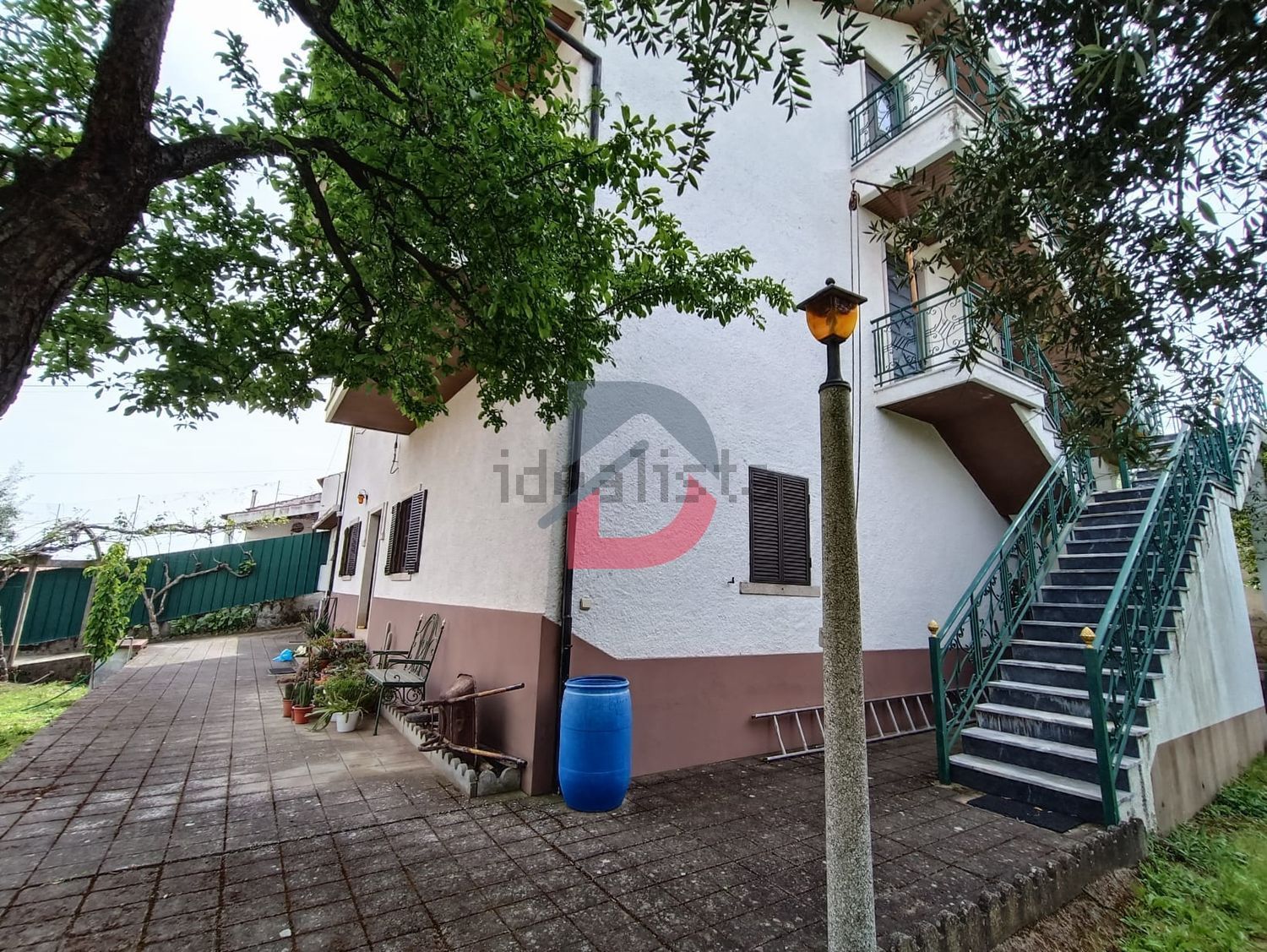 小楼房或独栋别墅出售在Castelo Branco - 楼梯