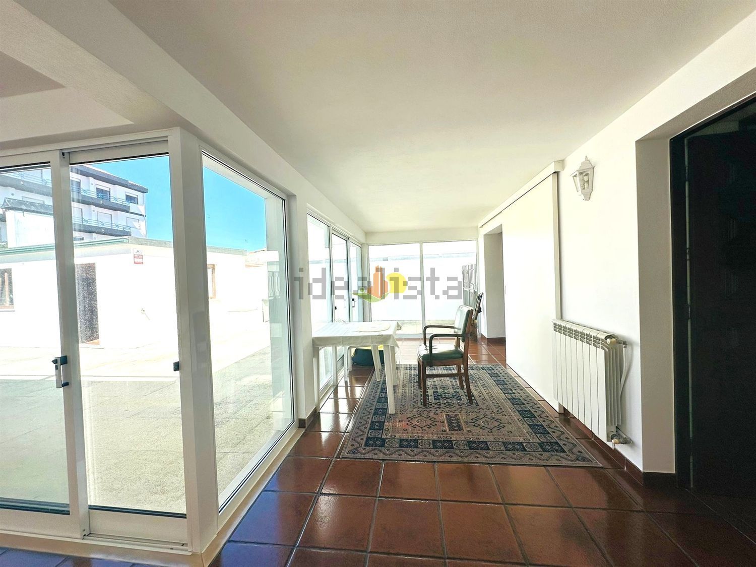 小楼房或独栋别墅出售在São Pedro - 阳台