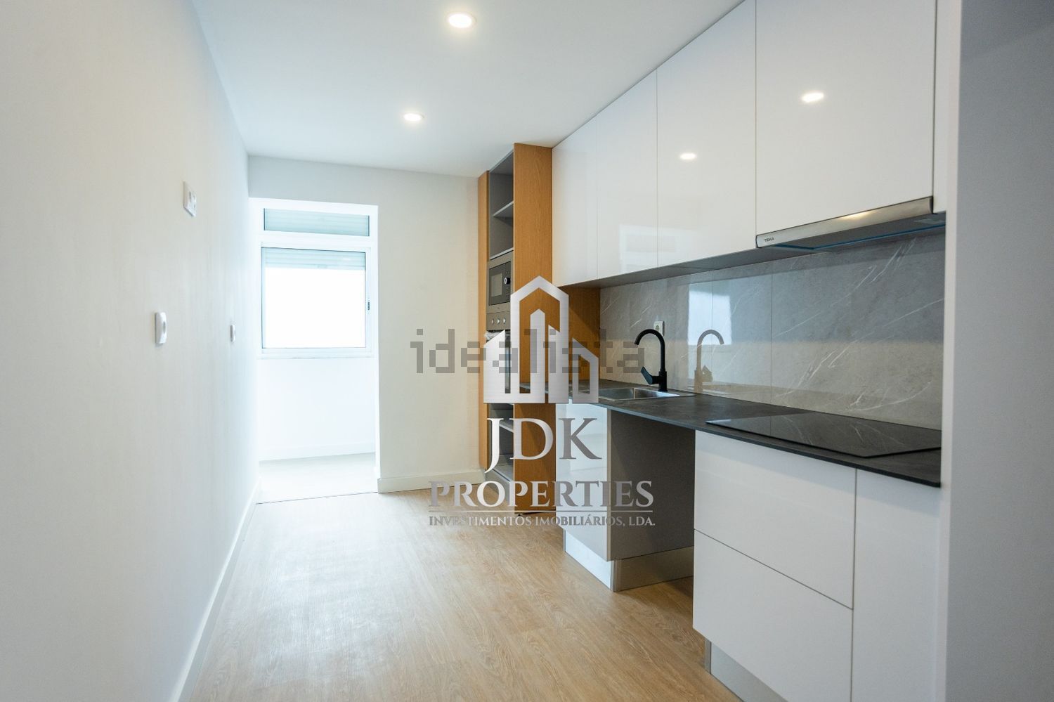出租公寓 t2在Avenida Dom Afonso Henriques, 67 n - 厨房