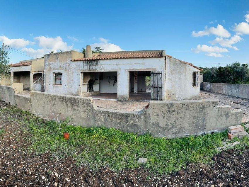 小楼房或独栋别墅出售在Praia da Luz