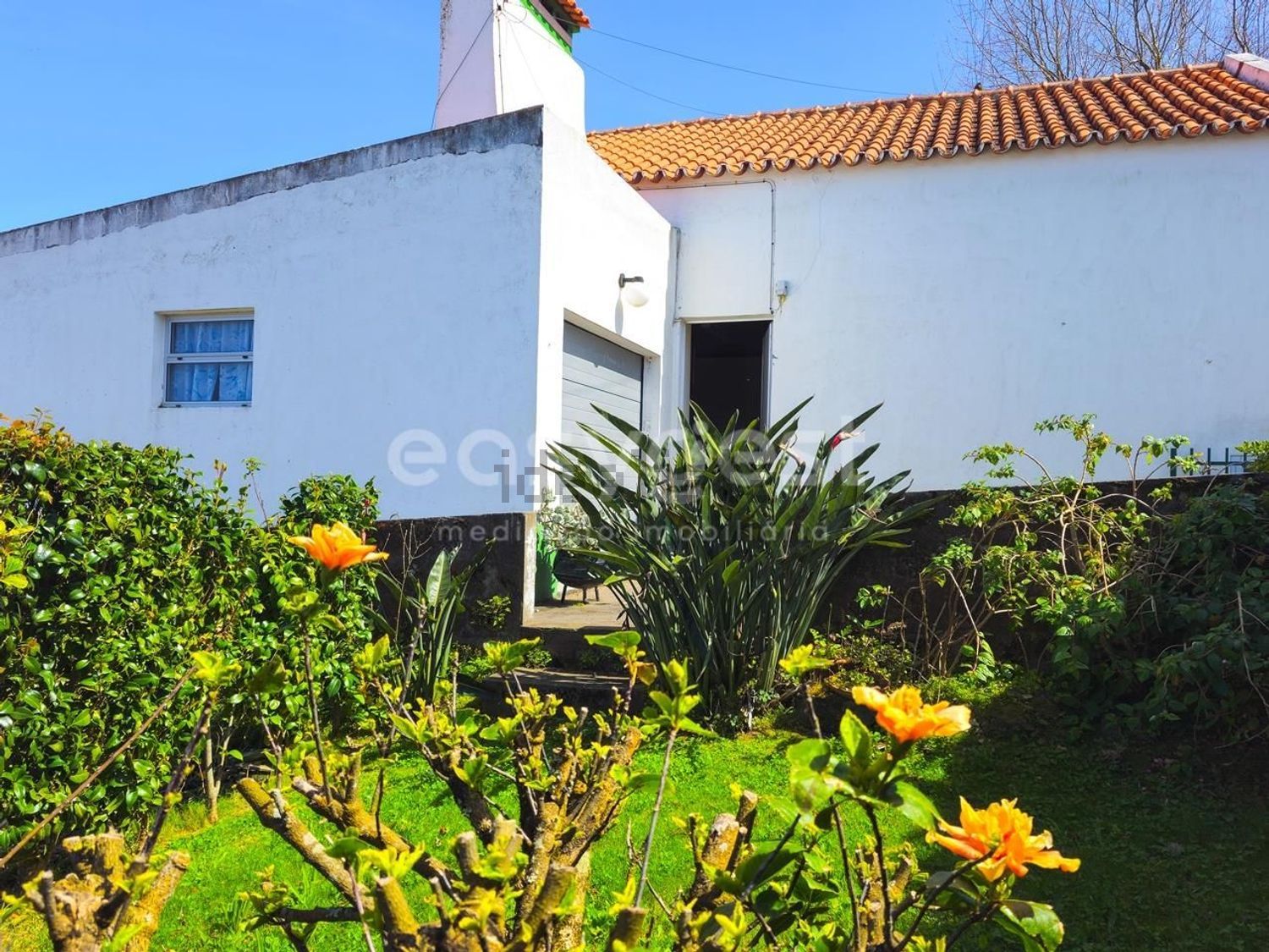 双拼别墅出售在Ponta Delgada (São Sebastião) - 外立面