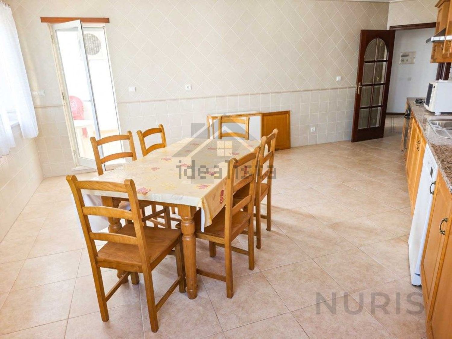 出租公寓 t2在Rua da Vila Rosa, 15 - 客厅