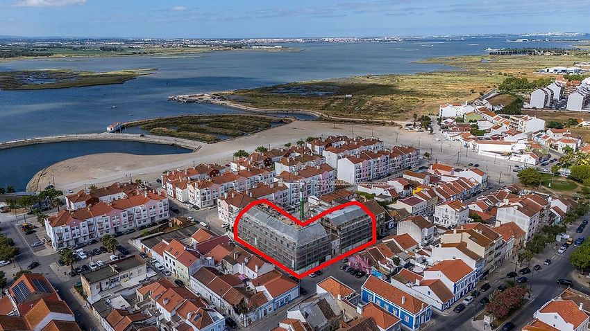公寓 t3出售在Rua António Oliveira Feyo