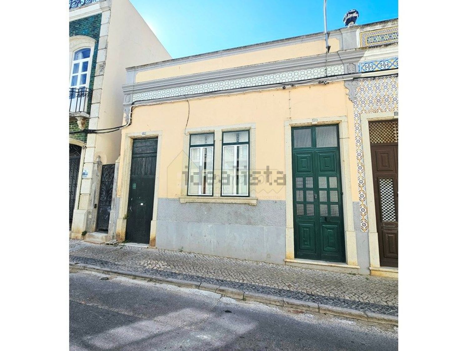 小楼房或独栋别墅出售在Rua Teofilo Braga - 视线