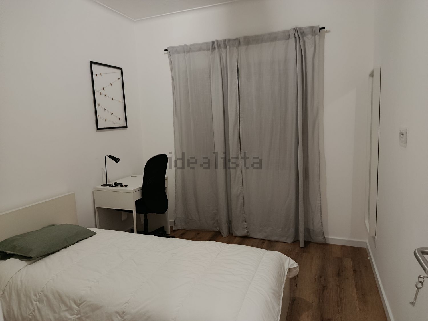 出租房间在Avenida Afonso de Paiva, 9 n - 卧室