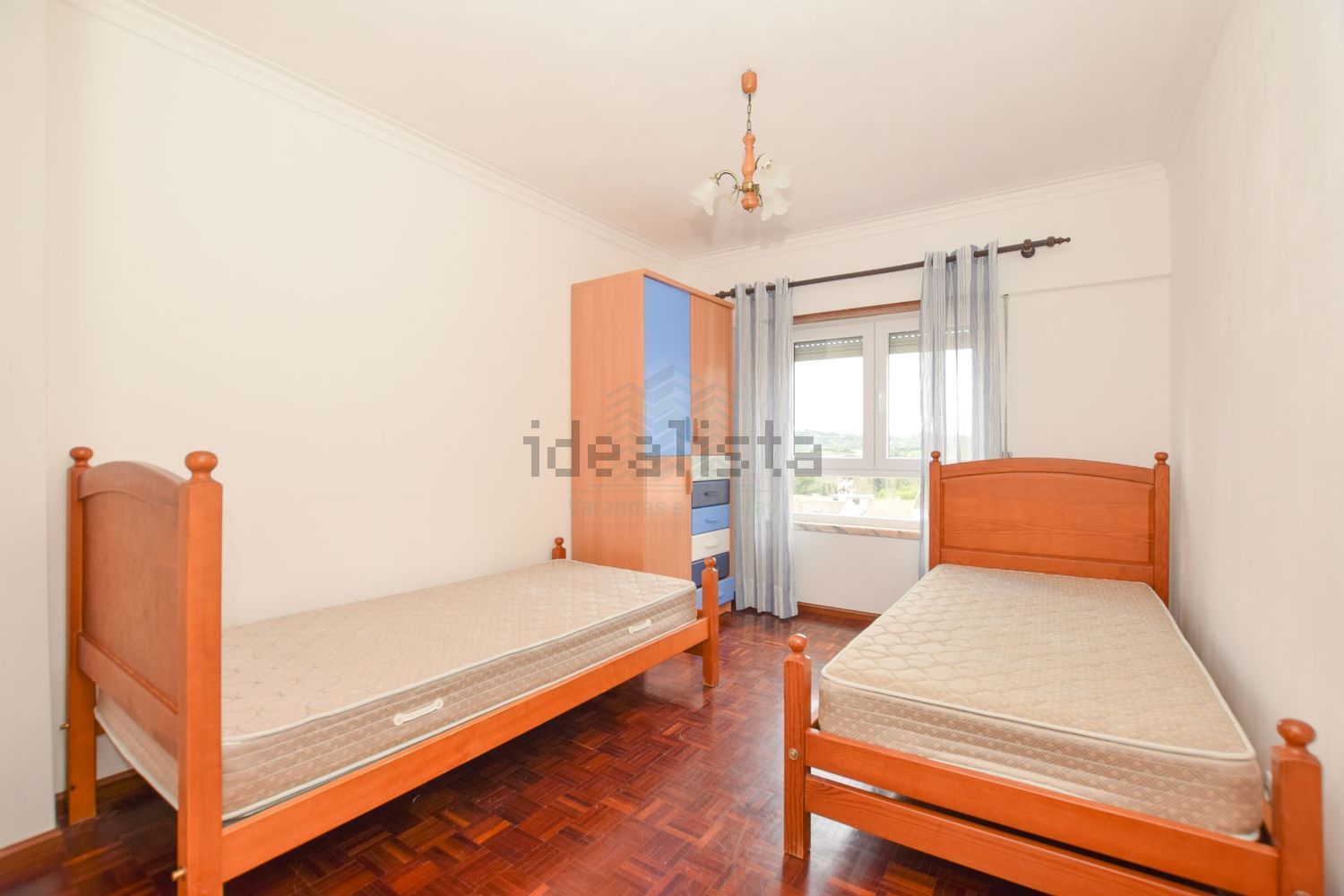 出租公寓 t2在Avenida Municipio Ribeira Grande, 161 - 卧室