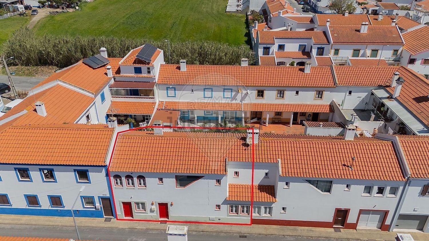 小楼房或独栋别墅出售在Vila Nova de Milfontes - 游泳池