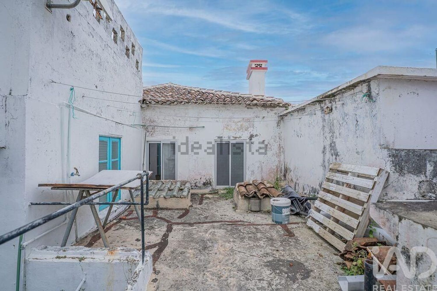 双拼别墅出售在Praia da Vitória (Santa Cruz) - 外立面